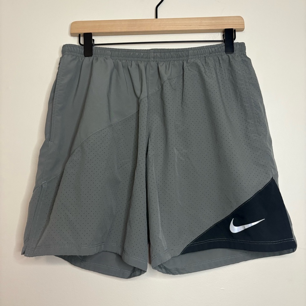Nike Flex Dri-FIT Gray Running Shorts L Lined Split Hem Vent Athletic Drawstring